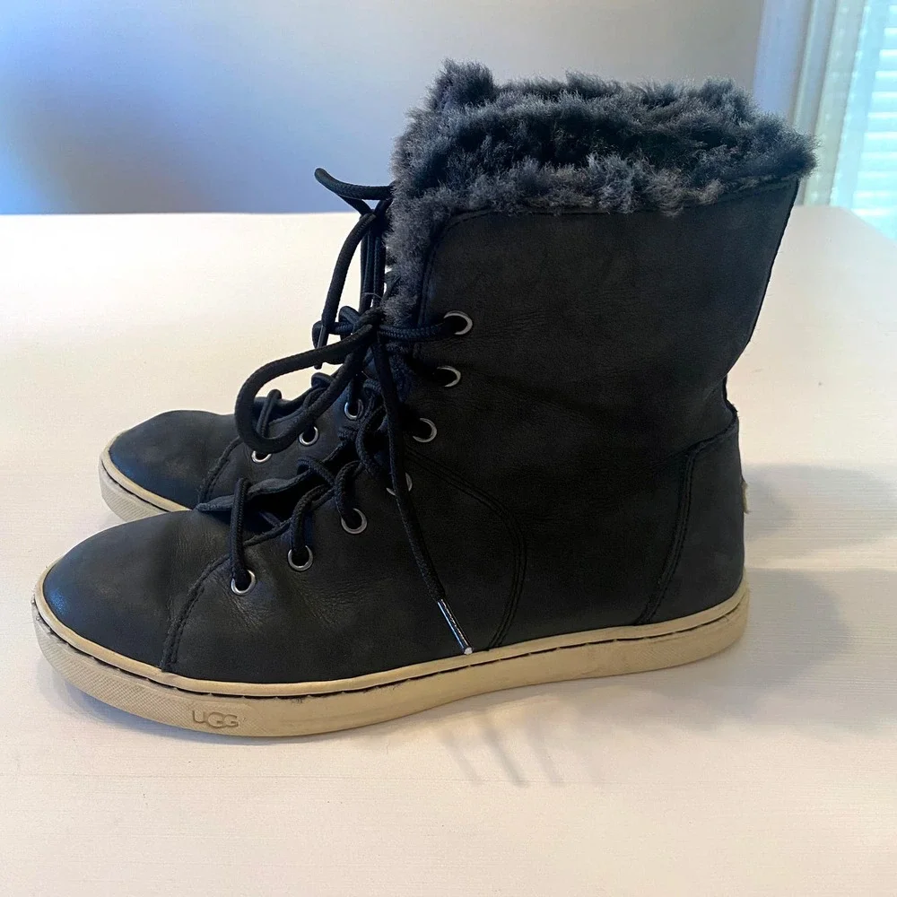 Ugg‎ Croft Luxe Quilt Boots Women's Black Leather Shearling Lace Up Ankle Size 6